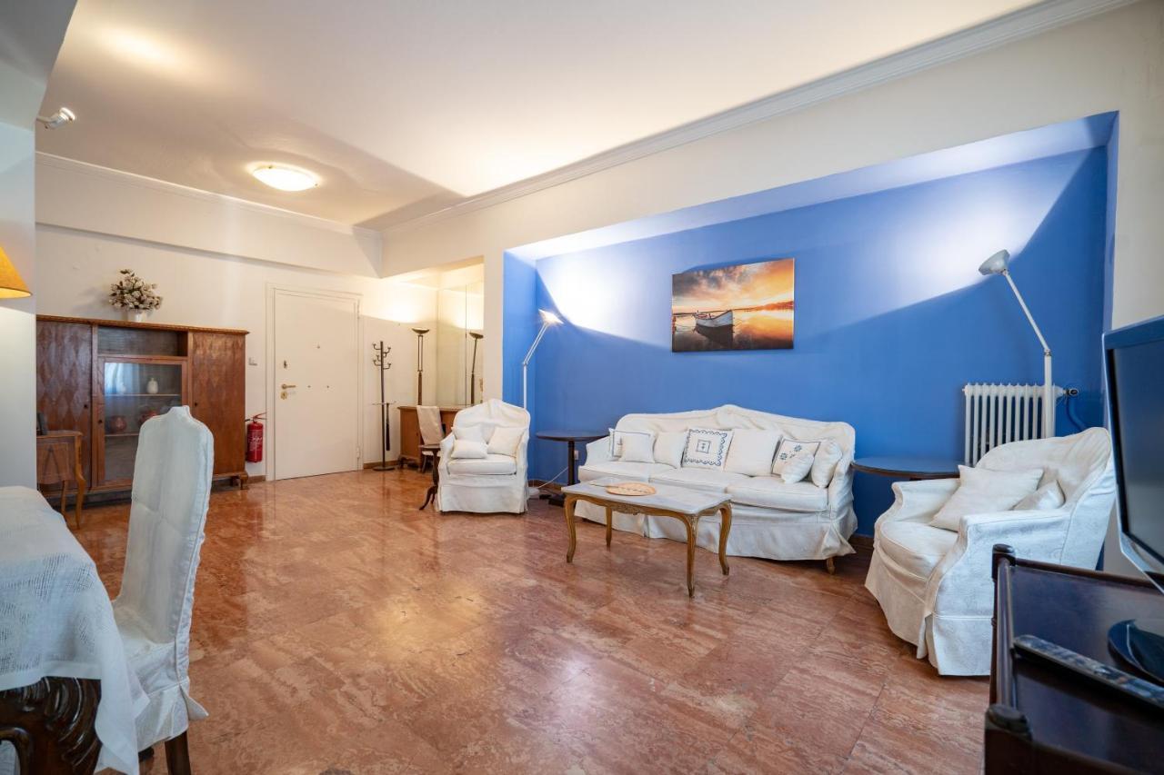 Larissa Station Metro St. 2 Bedrooms 3 Pers. Flat Athén Kültér fotó